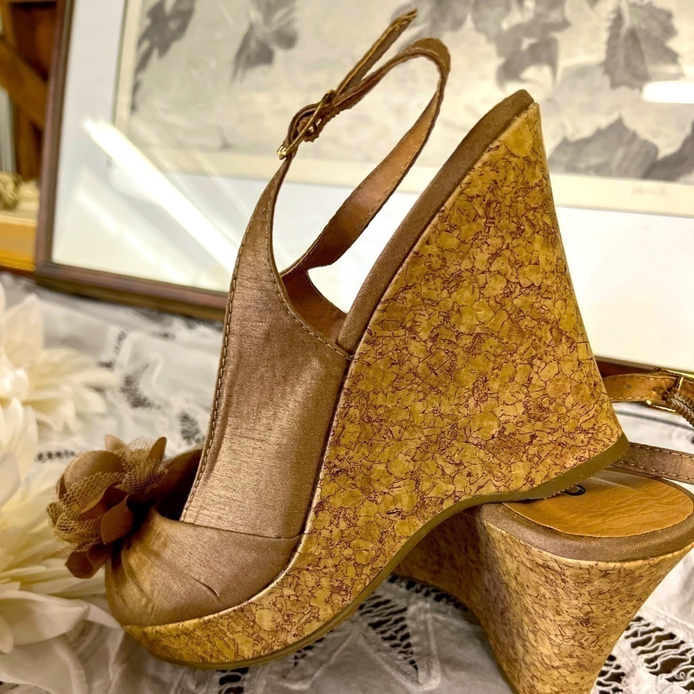 CHINESE LAUNDRY RAW SILK AND CORK PLATFORM WEDGE SANDALS - Picture 4 of 7